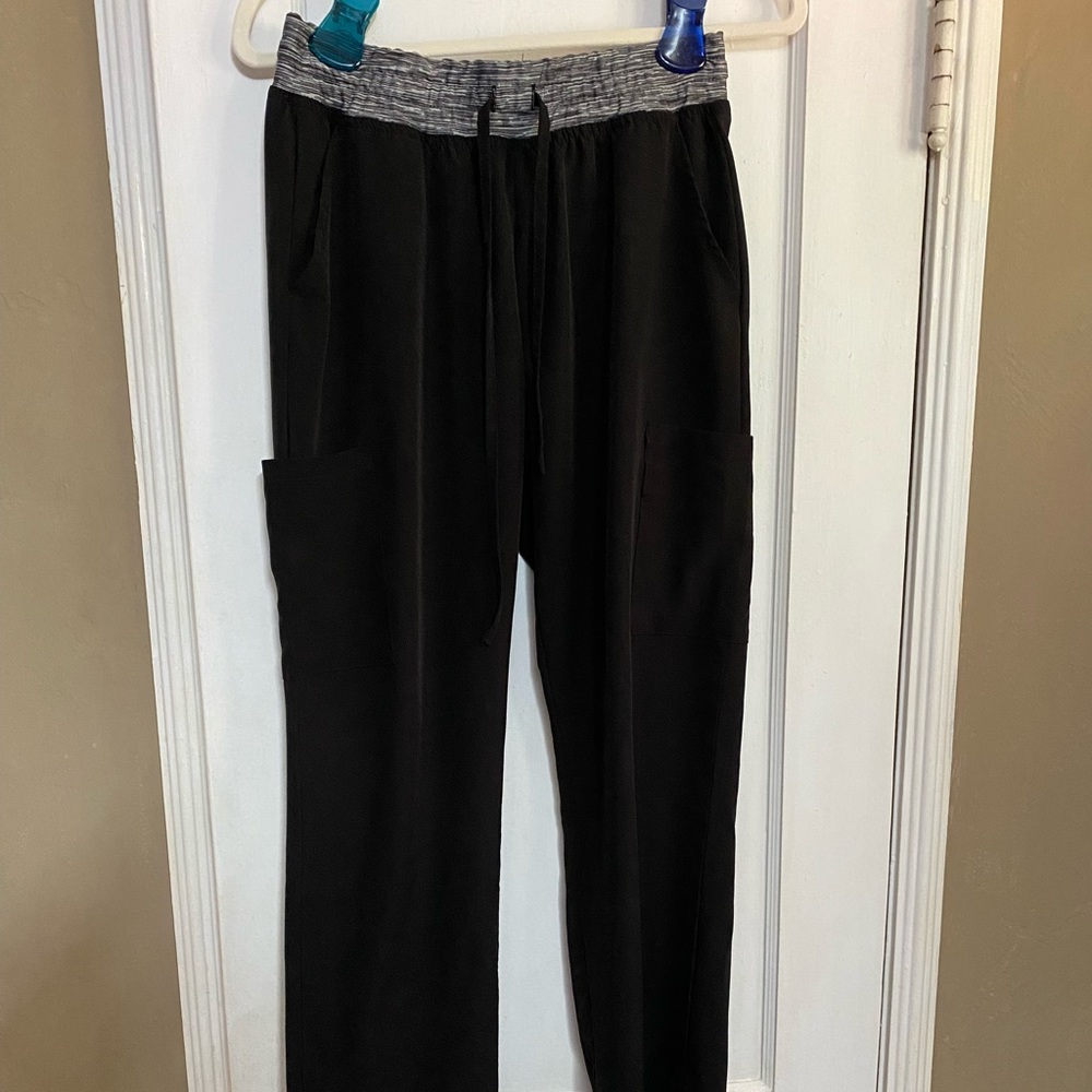 Black scrub bottoms, medium
